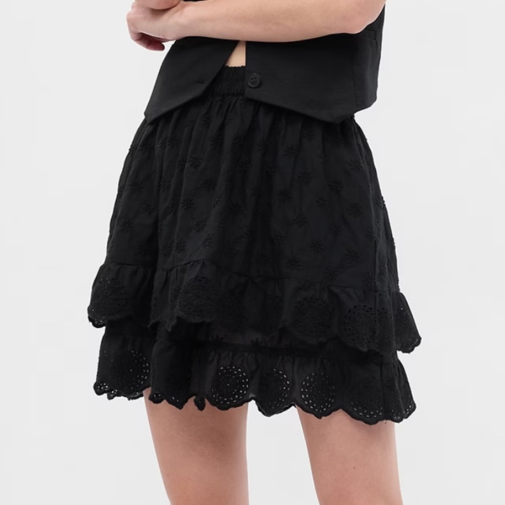 Gap Eyelet Lace Mini Skirt
